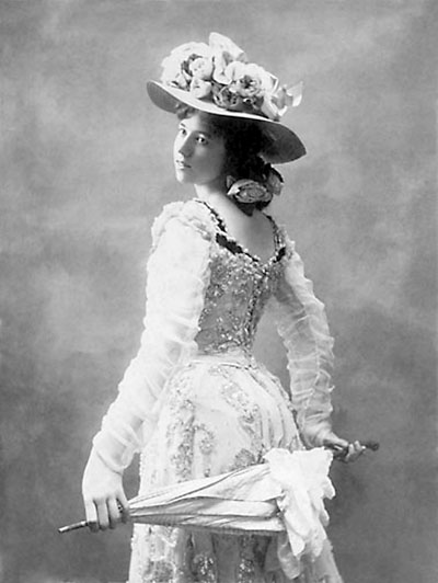 A studio portrait of Kitty Rockwell, aka Klondike Kate, circa 1900 during her Dawson City run.